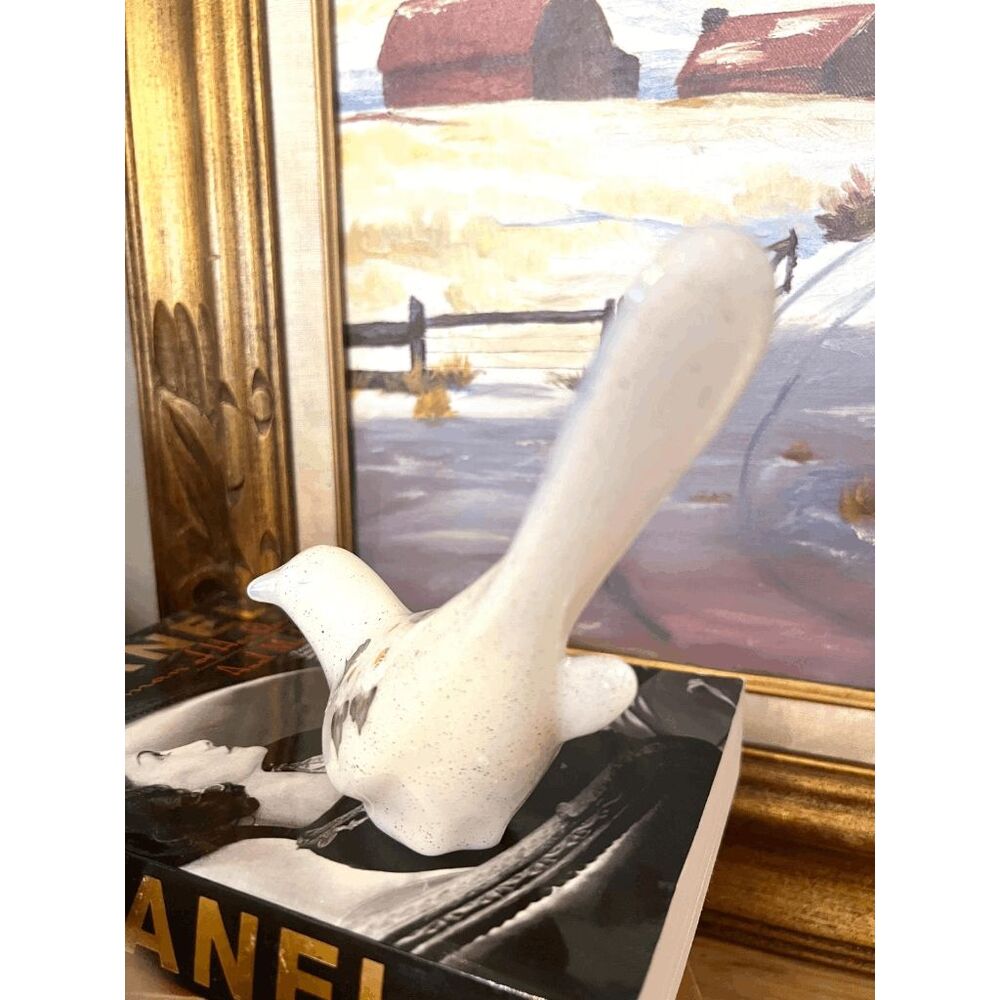 Fenton Hand Painted Speckled Custard Glass Long Tail Bird — Signed V. Anderson - Picture 3 of 6